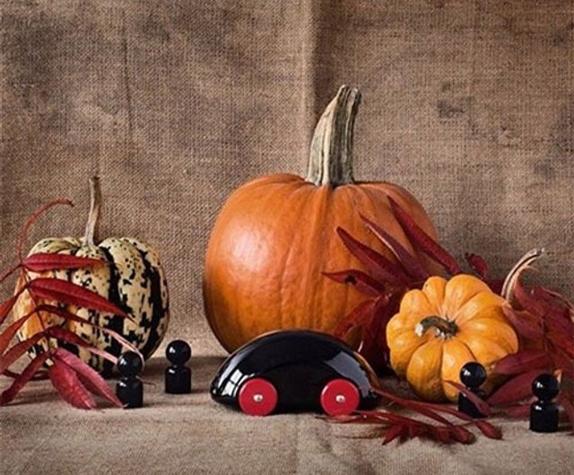 PLAYSAM-classic streamlined prototype car (black) - Shop