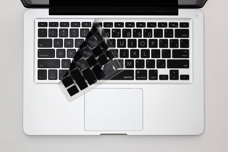 BEFINE MacBook Pro 13/15/17專用鍵盤保護膜(KUSO英文Lion版) 黑底白字(8809305221255) 此版無注音 - 電腦配件 - 其他材質 黑色
