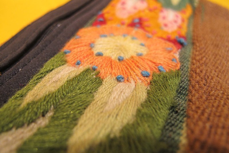 アルパカ編み手刺繍長方形バッグ -イエローと黄色 - その他 - その他の素材 多色