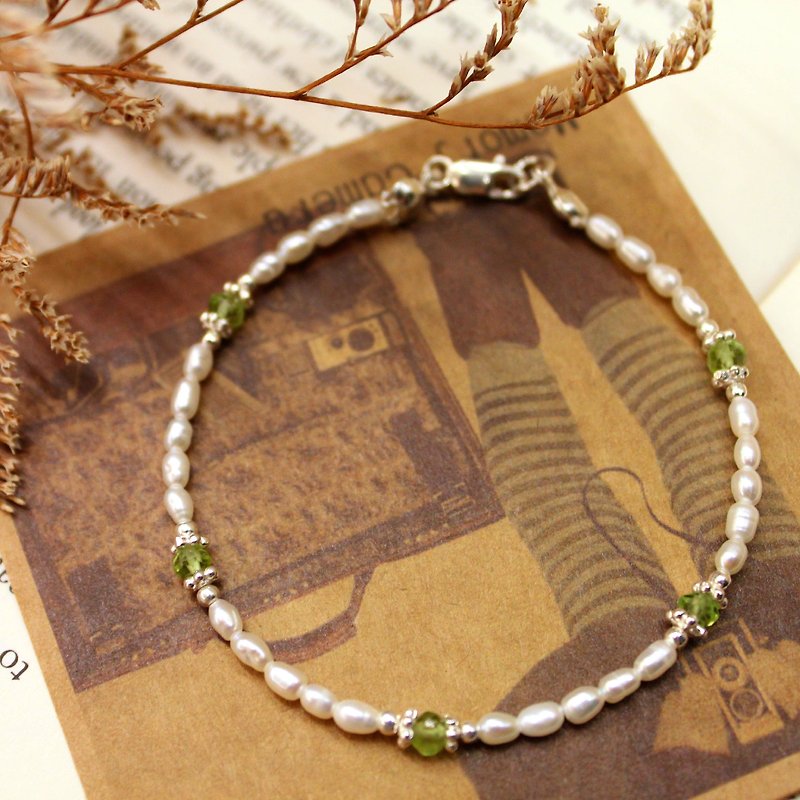 Journal (White Sea Journal)-Green fragrance/Pure silver hand-made, natural pearl peridot bracelet bracelet - สร้อยข้อมือ - วัสดุอื่นๆ สีเขียว
