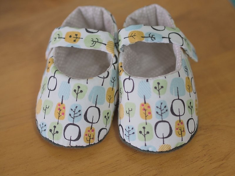 European trees · Baby Shoes - รองเท้าเด็ก - วัสดุอื่นๆ สีเขียว
