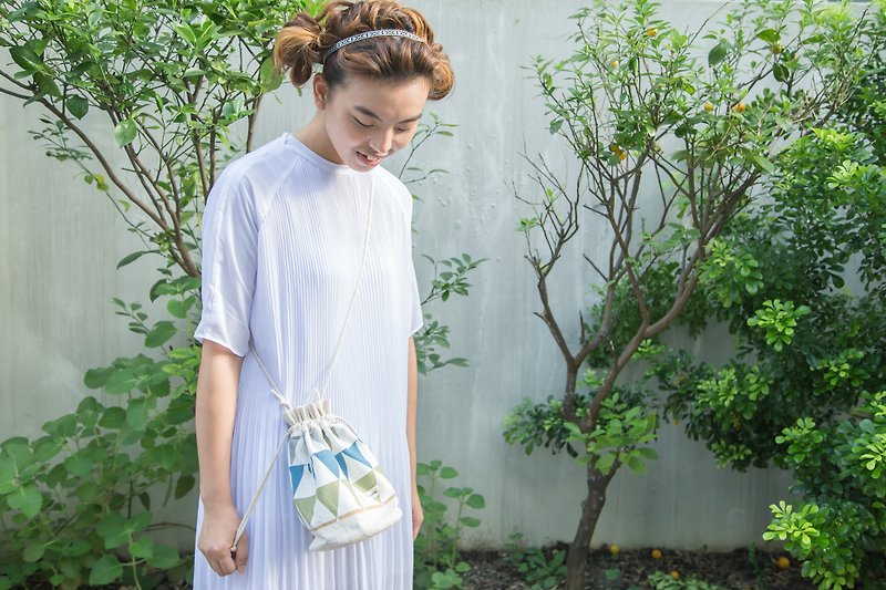 Mine Hong Kong / Korean Cotton print / Shoulder bag  crossbodies  bucket bag - กระเป๋าแมสเซนเจอร์ - ผ้าฝ้าย/ผ้าลินิน 