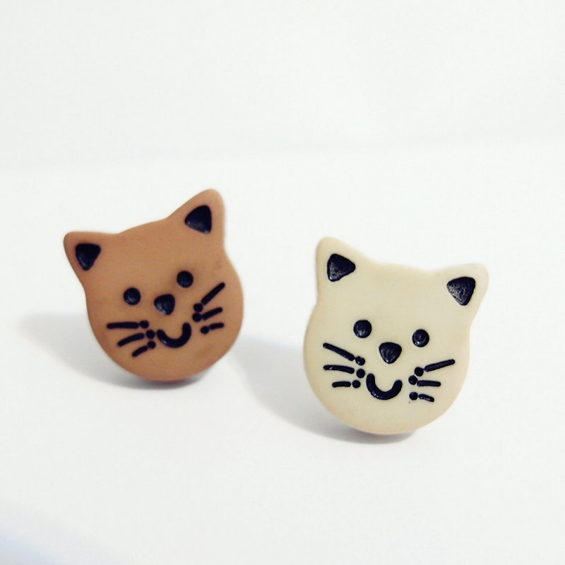 微笑小貓塑酯雕刻雙色耳環一直針式一復古貓咪 - 耳環/耳夾 - 塑膠 咖啡色