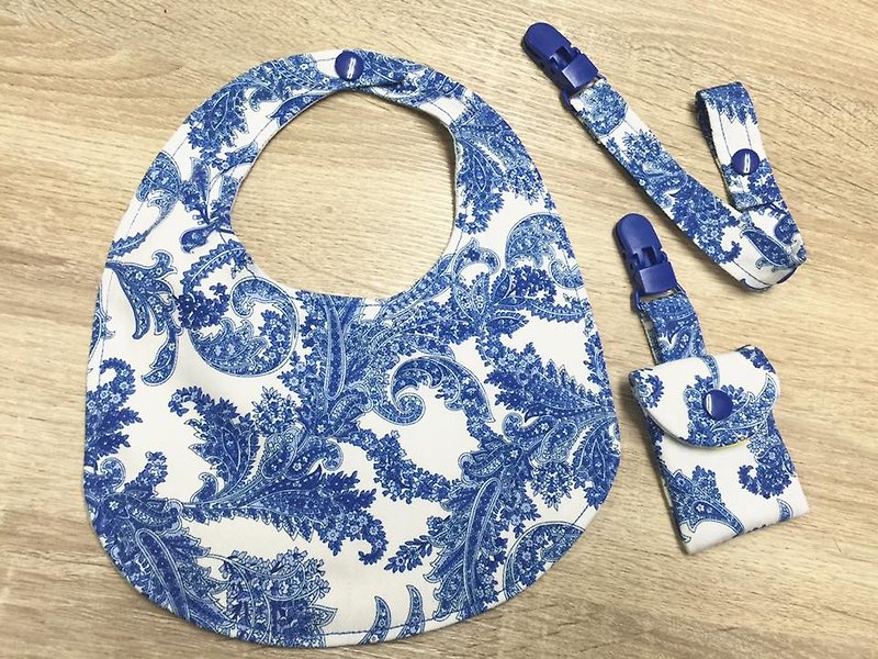 Blue and white porcelain retro gift group (saliva towel, peace bag, pacifier chain) - Bibs - Other Materials Blue