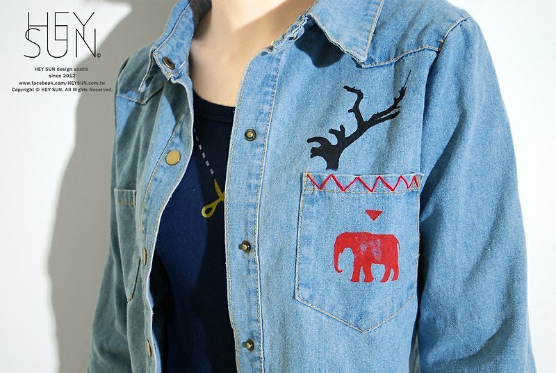 【M0273】HEY SUN獨立手作品牌‧發熱大象銅釦牛仔襯衫外套 - เสื้อเชิ้ตผู้หญิง - วัสดุอื่นๆ สีน้ำเงิน