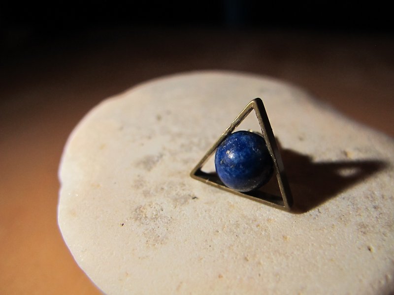 三角礦石耳環-個性款-青金石三角洲 - 耳環/耳夾 - 其他金屬 藍色