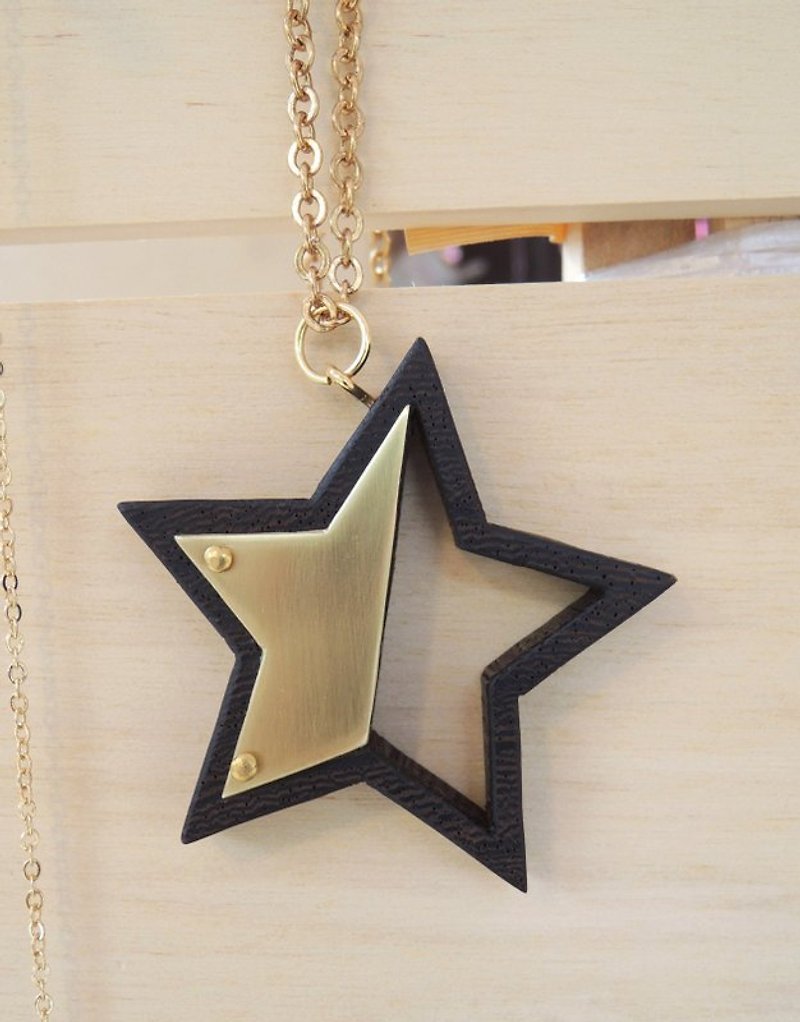 Pentagram wood necklace - สร้อยคอ - ไม้ สีดำ