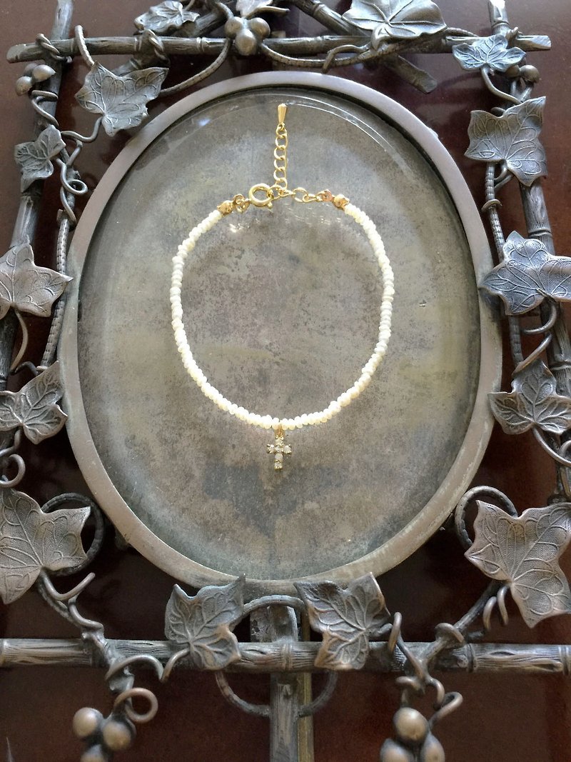 Minertés十字架鋯石.米粒珍珠.黃銅手鍊 - 手鍊/手環 - 寶石 白色