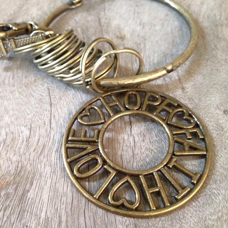Key ring / vintage retro doorman large key ring -FAITH ◆ LOVE ◆ HOPE - ที่ห้อยกุญแจ - โลหะ 