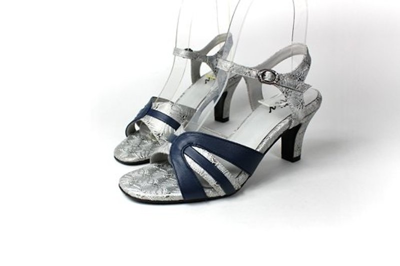 Simple Silver blue sandals - รองเท้ารัดส้น - หนังแท้ สีน้ำเงิน