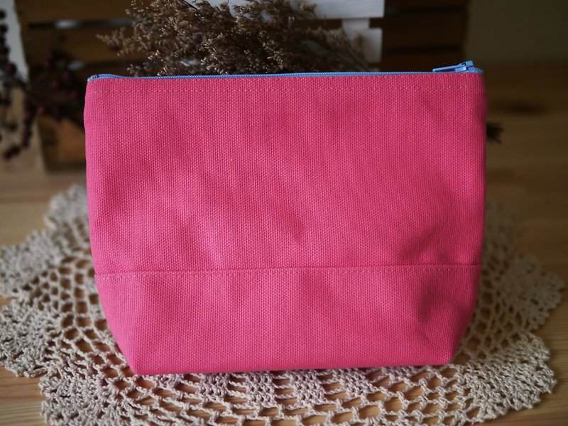 Simple cosmetic storage bag beanpaste x beanpaste x blue -berry macaron- - Clutch Bags - Other Materials Red