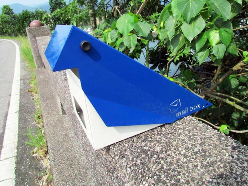 Designed Stainless Steel bird mail box exquisite, freehand, generous, and leisurely image with a sense of life - ของวางตกแต่ง - โลหะ สีน้ำเงิน
