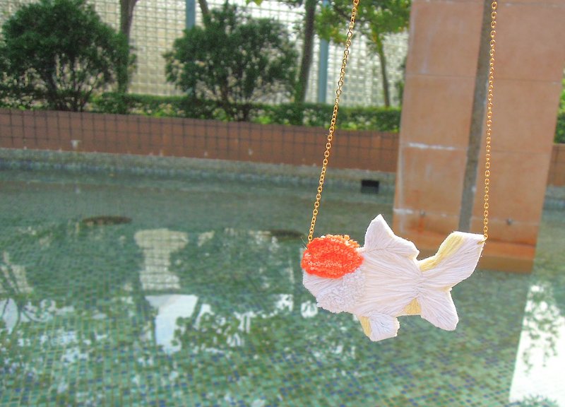 Tancho goldfish embroidery short necklace - Necklaces - Thread Red