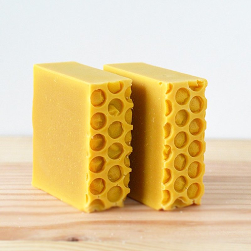 Honey Blossom artisan soap | Natural handmade soap, cold process honey soap - สบู่ - พืช/ดอกไม้ สีส้ม