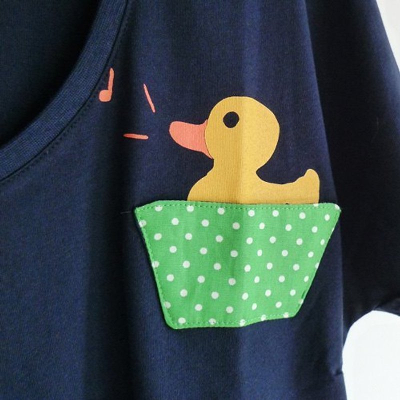 :. Urb [together] amusement big duck duckling female / blue / U Neck Long T-shirt - Women's T-Shirts - Cotton & Hemp Blue