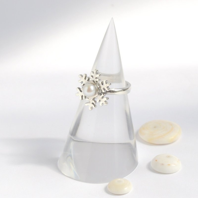 Pearl Snowflake Ring Sterling Silver - แหวนทั่วไป - เงินแท้ สีเทา