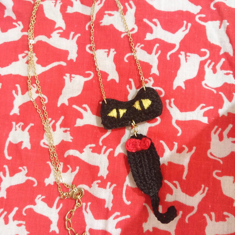 An all-embroidered cat embroidery necklace - Necklaces - Other Materials Multicolor