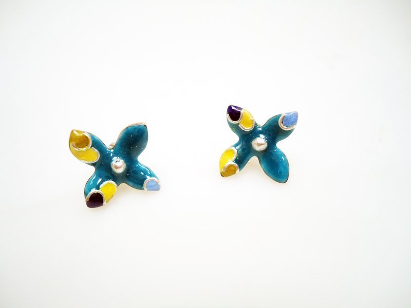 Flora Enameling Earrings花朵琺瑯耳環(藍) - Earrings & Clip-ons - Other Metals 