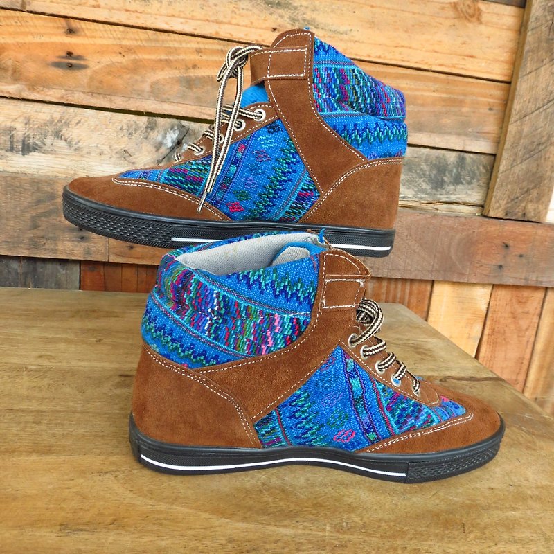 GUATEMALAN BLUE EMBROIDERY & LEATHER SNEAKERS - รองเท้าลำลองผู้ชาย - งานปัก หลากหลายสี