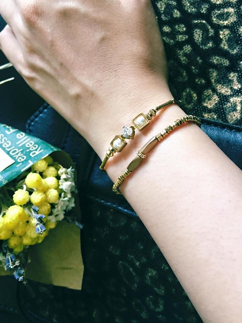 Fall in love-Zircon Brass Shell handmade bracelet - Bracelets - Other Metals 