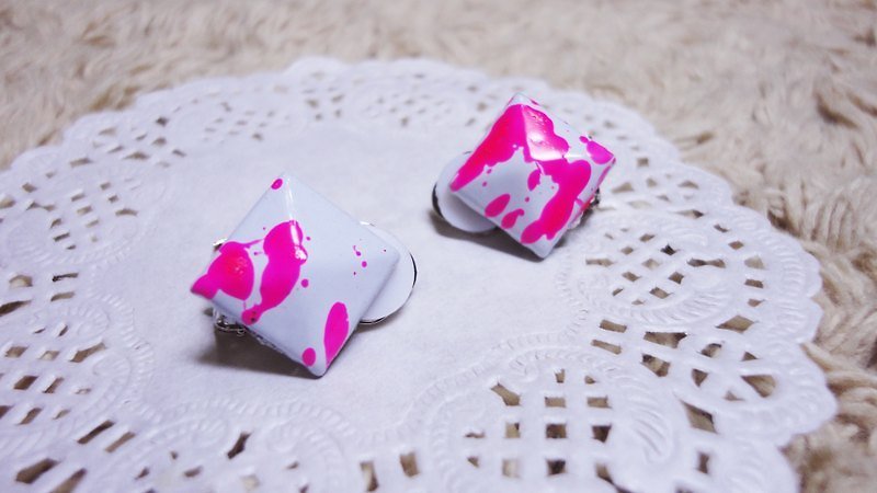 NiCorn hand made - Great Rock Season - white fluorescent pink ink rivet retro earrings (ear clip-on) - Earrings & Clip-ons - Other Materials White