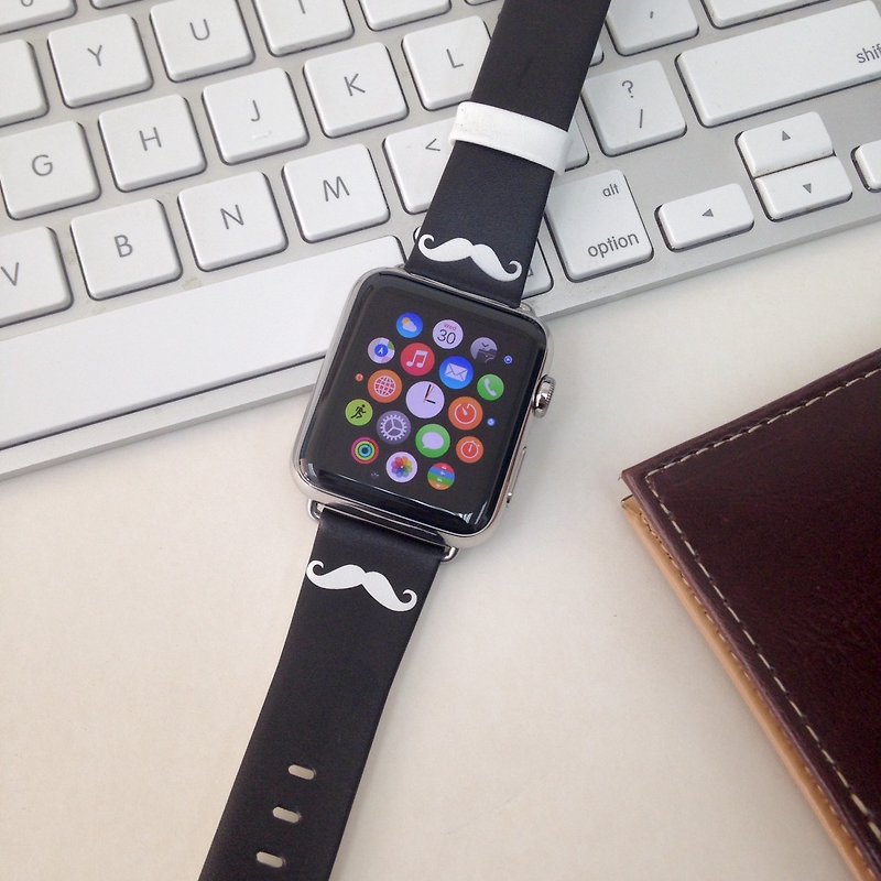 Apple Watch Series 1 - 5 Fitbit 用のレザー時計バンドにムスタッシュ ブラック プリント - その他 - 革 