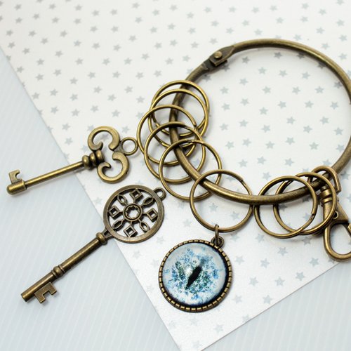 Cat EYE 25mm cat's eye + key charm retro style large key ring - Shop  jyeart-studio Keychains - Pinkoi