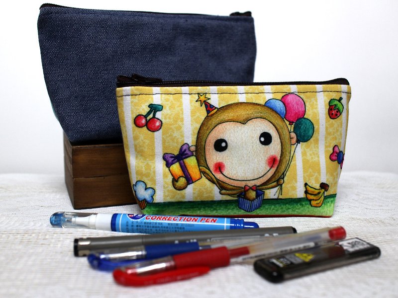 Universal bag / pencil case / cosmetic bag (monkey surprise box) - กระเป๋าเครื่องสำอาง - วัสดุอื่นๆ 