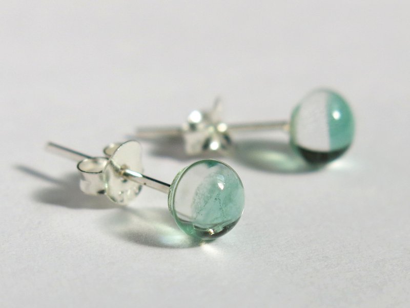 漾琉璃純銀耳環 / 透明碧綠 (耳針、耳夾) - 耳環/耳夾 - 玻璃 綠色