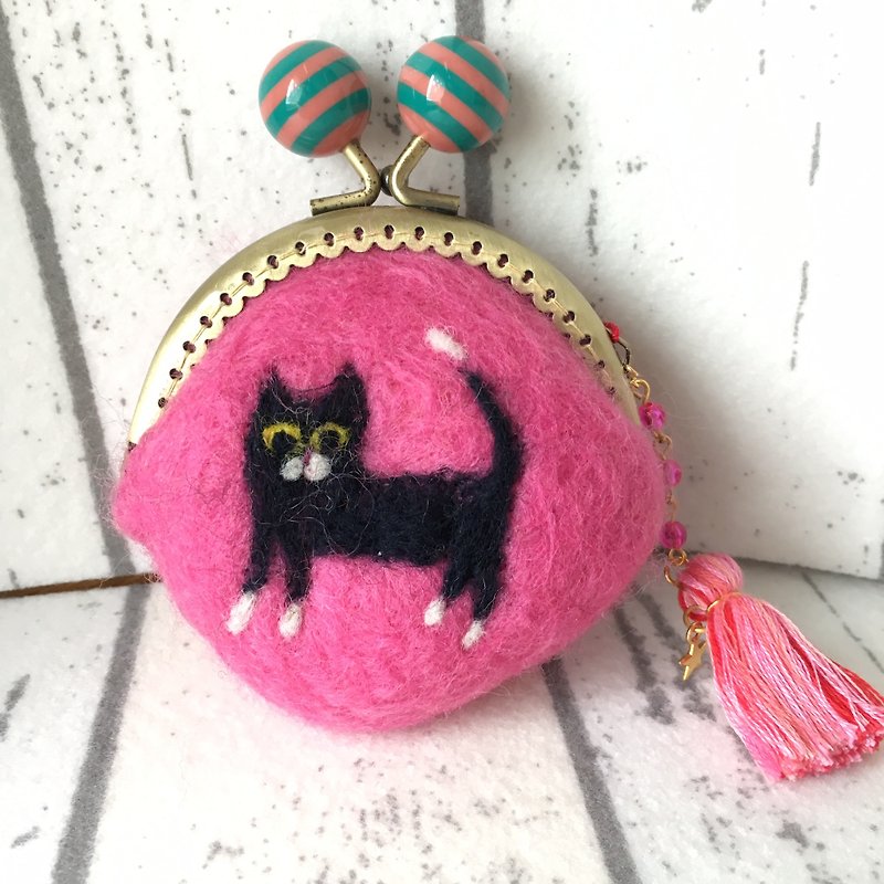 Of wool felt purse cat - Coin Purses - Wool Pink