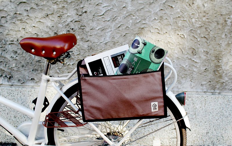 [Good service] GOODO hand-made wooden buckle Bike saddle bag × / oblique backpack / shoulder bag / handbag (hot summer June) - กระเป๋าแมสเซนเจอร์ - วัสดุอื่นๆ สีนำ้ตาล
