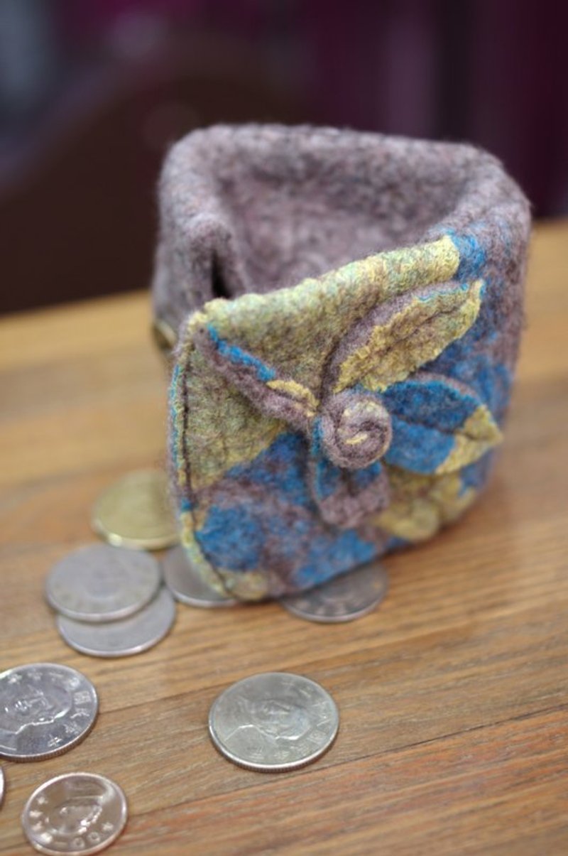 氣質羊毛混蠶絲花朵溼氈零錢方包 - กระเป๋าใส่เหรียญ - ขนแกะ 