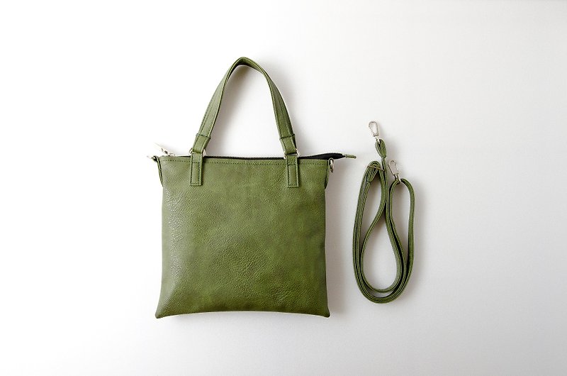 Limited ▕ wild minimalist Christmas toast party _ portable shoulder bag dual x'mas Green / Christmas green - กระเป๋าแมสเซนเจอร์ - หนังแท้ สีเขียว