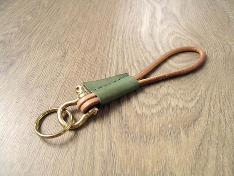 真皮 鑰匙圈/鑰匙包 綠色 - 原始風的皮革氣味 x皮革鑰匙扣 (草綠)