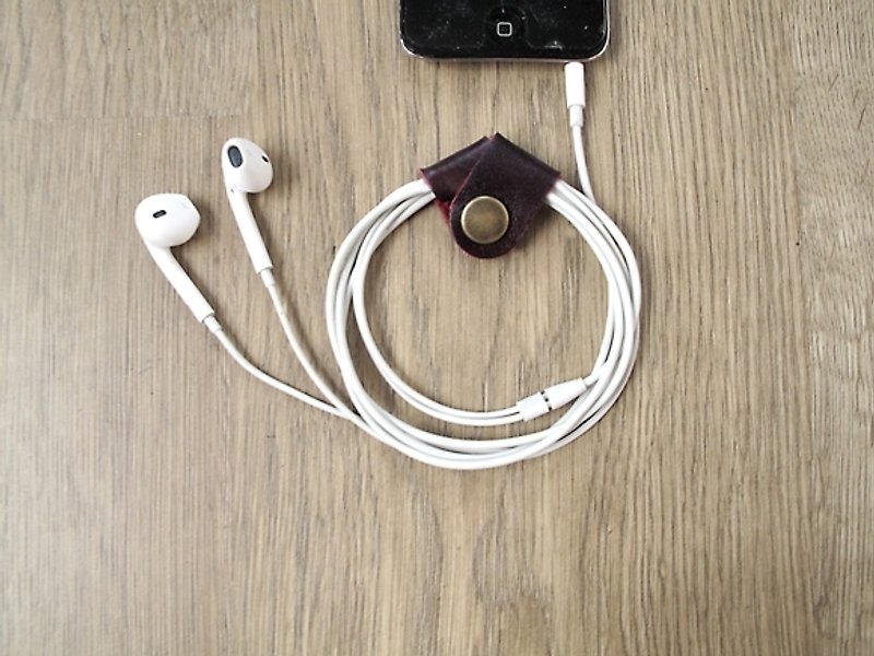 iPhone earphone cable storage xEarPhone full handmade leather buckle to take a sound and enjoy music (purple) - เคส/ซองมือถือ - หนังแท้ สีม่วง