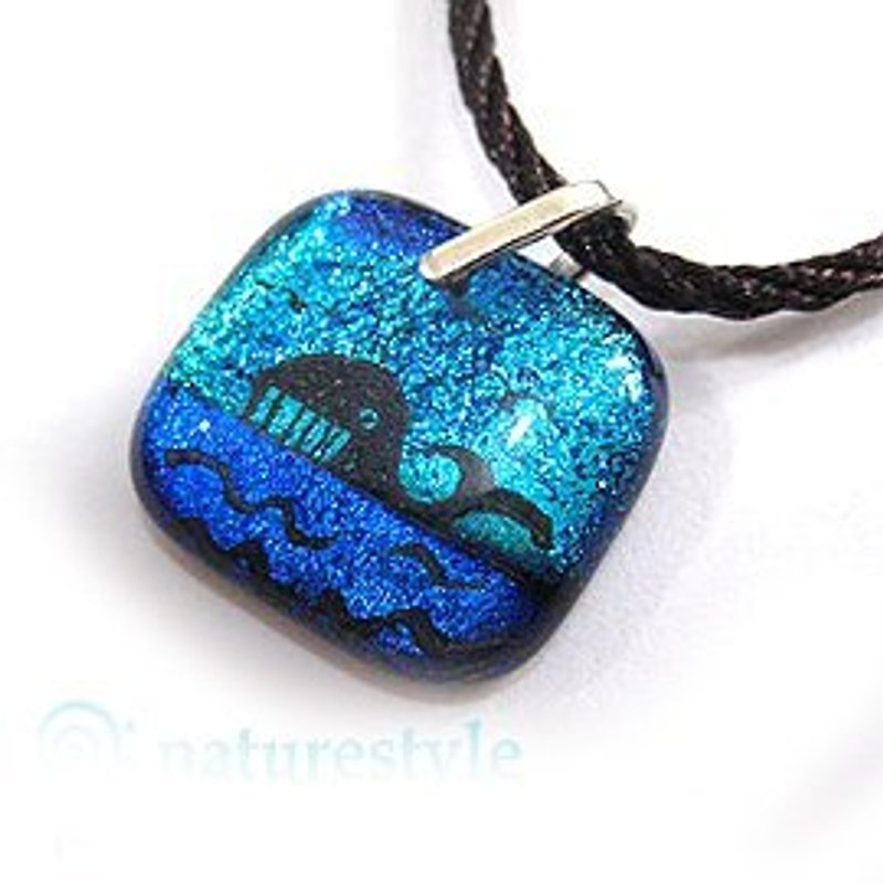 Smiling whale - Necklaces - Glass Blue
