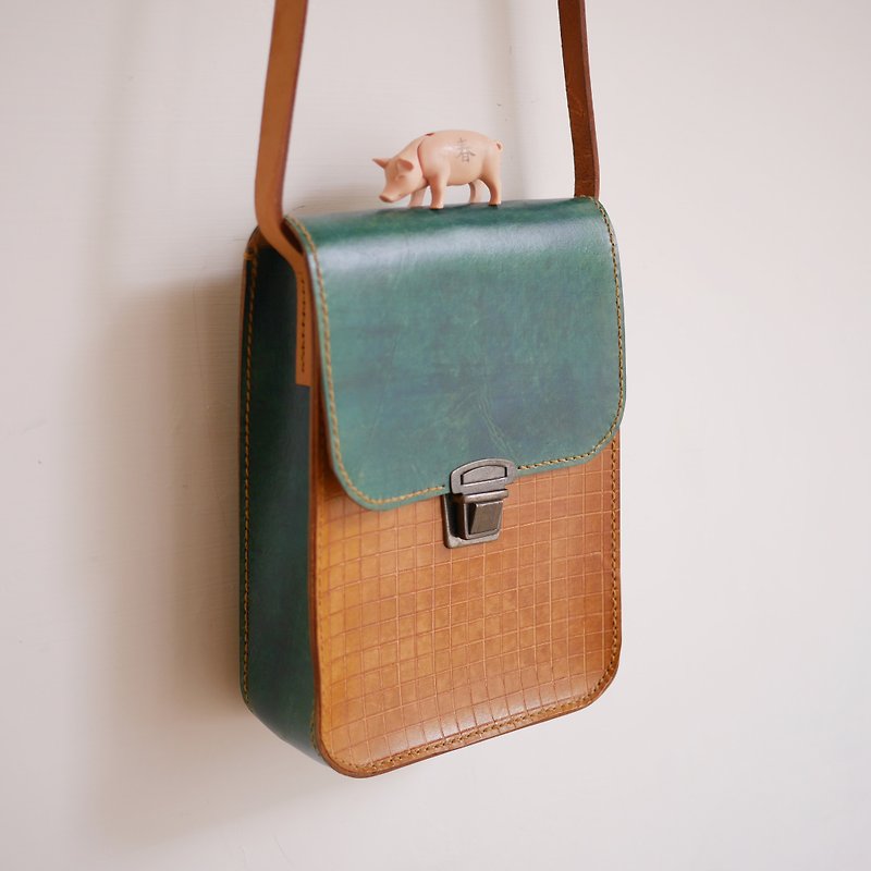 [Beautiful exhibits sale of 25% off] summer pineapple side backpack - Messenger Bags & Sling Bags - Genuine Leather Orange