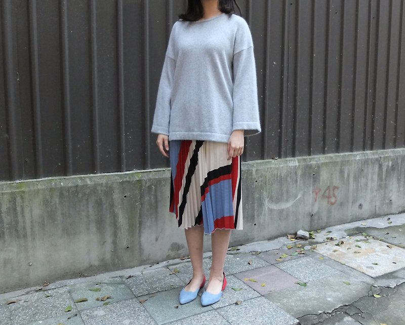 Cashmere wool grey drop-slung wide-sleeved knit sweater - สเวตเตอร์ผู้หญิง - ขนแกะ สีเทา
