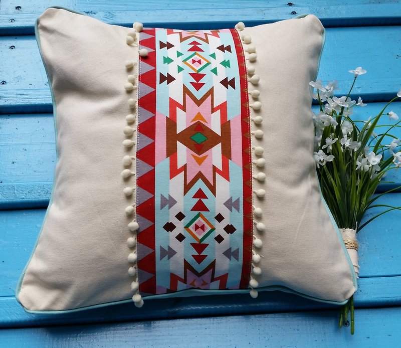 Nordic style ethnic pattern, small fur ball pillow pillow cushion pillow cover - หมอน - วัสดุอื่นๆ ขาว