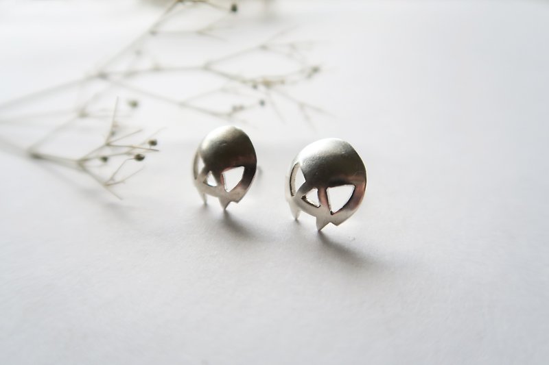 925 sterling silver personalized skull earrings or a pair of Clip-On - ต่างหู - เงินแท้ สีเทา