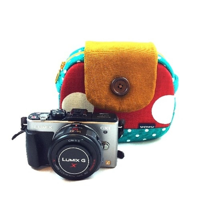 WaWu Camera Bag (Mushroom park fabric) Japan fabric/ Makeup Bag / Cosmetic Bag - Camera Bags & Camera Cases - Cotton & Hemp Red