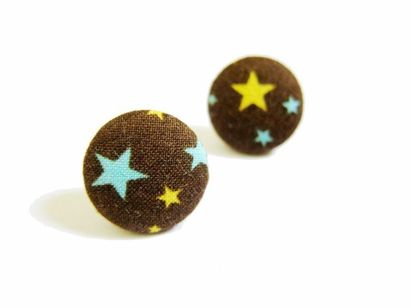 Coffee bottom cloth buckle earrings star - Earrings & Clip-ons - Other Materials 