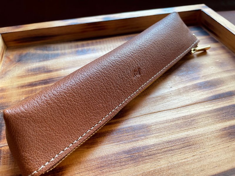 VULCAN Goatskin leather Delicate grain kangaroo leather/goatskin triangle pencil case - กล่องดินสอ/ถุงดินสอ - หนังแท้ สีนำ้ตาล