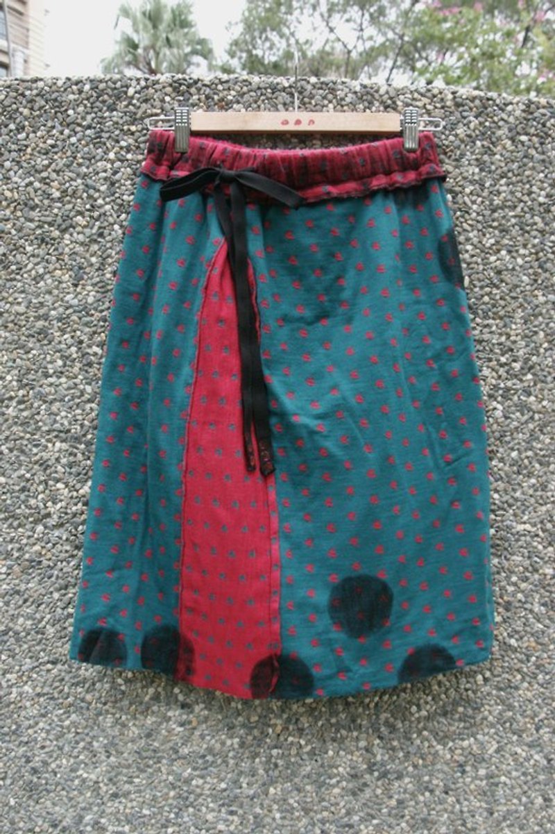 g6103針織布花手繪及膝裙 - Skirts - Other Materials 