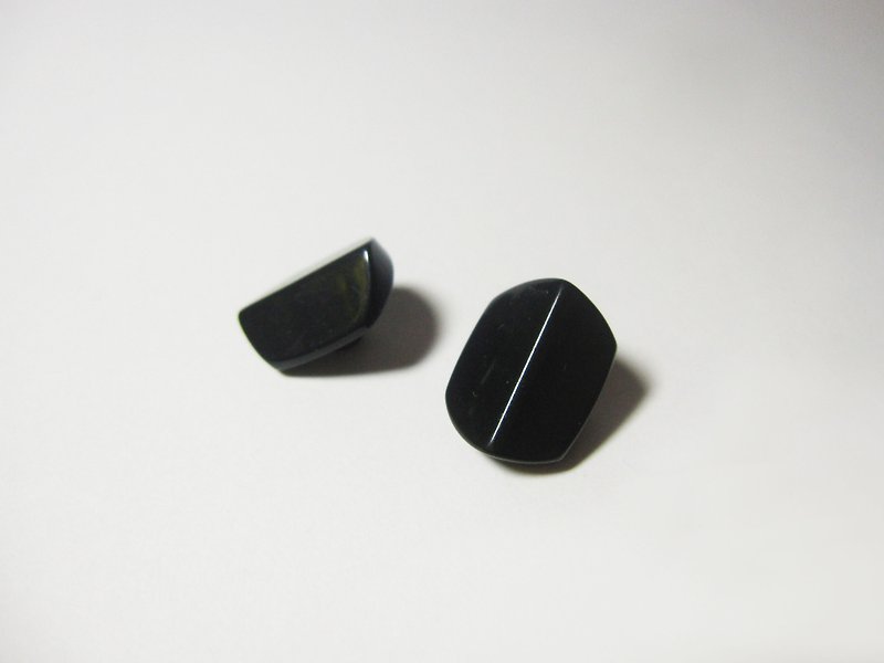 黑曜＿耳環〔針〕 - 耳環/耳夾 - 塑膠 黑色