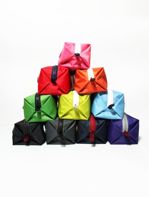 Pencil Case / Big belly waterproof pencil case (with a small pin), a total of ten colors