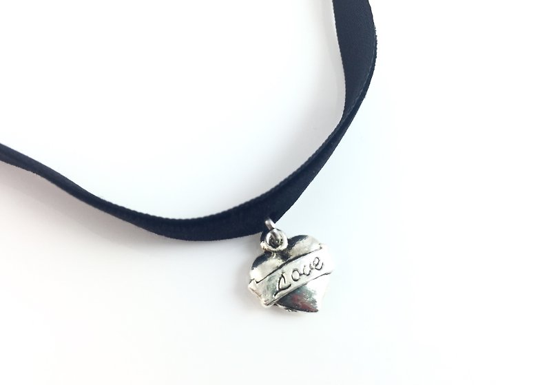 Silver love velvet necklace - Necklaces - Genuine Leather Black