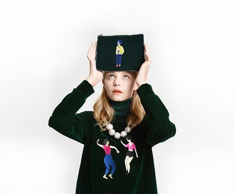 MSKOOKセーターの女の子のベルベット刺繍化粧クラッチ - ポーチ - その他の素材 