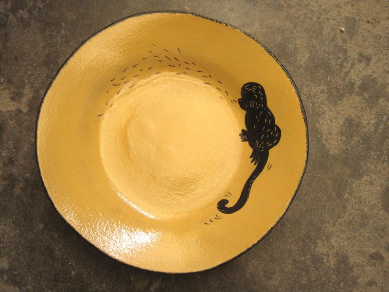 DoDo手作 悄悄話.動物剪影系列-猴子圓盤(黃色) - 盤子/餐盤 - 陶 黃色