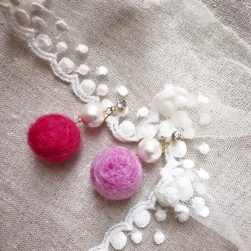 [Atelier A.] Valentine の early heart Fluffy Candy plush cotton candy beads earrings - Earrings & Clip-ons - Wool Multicolor